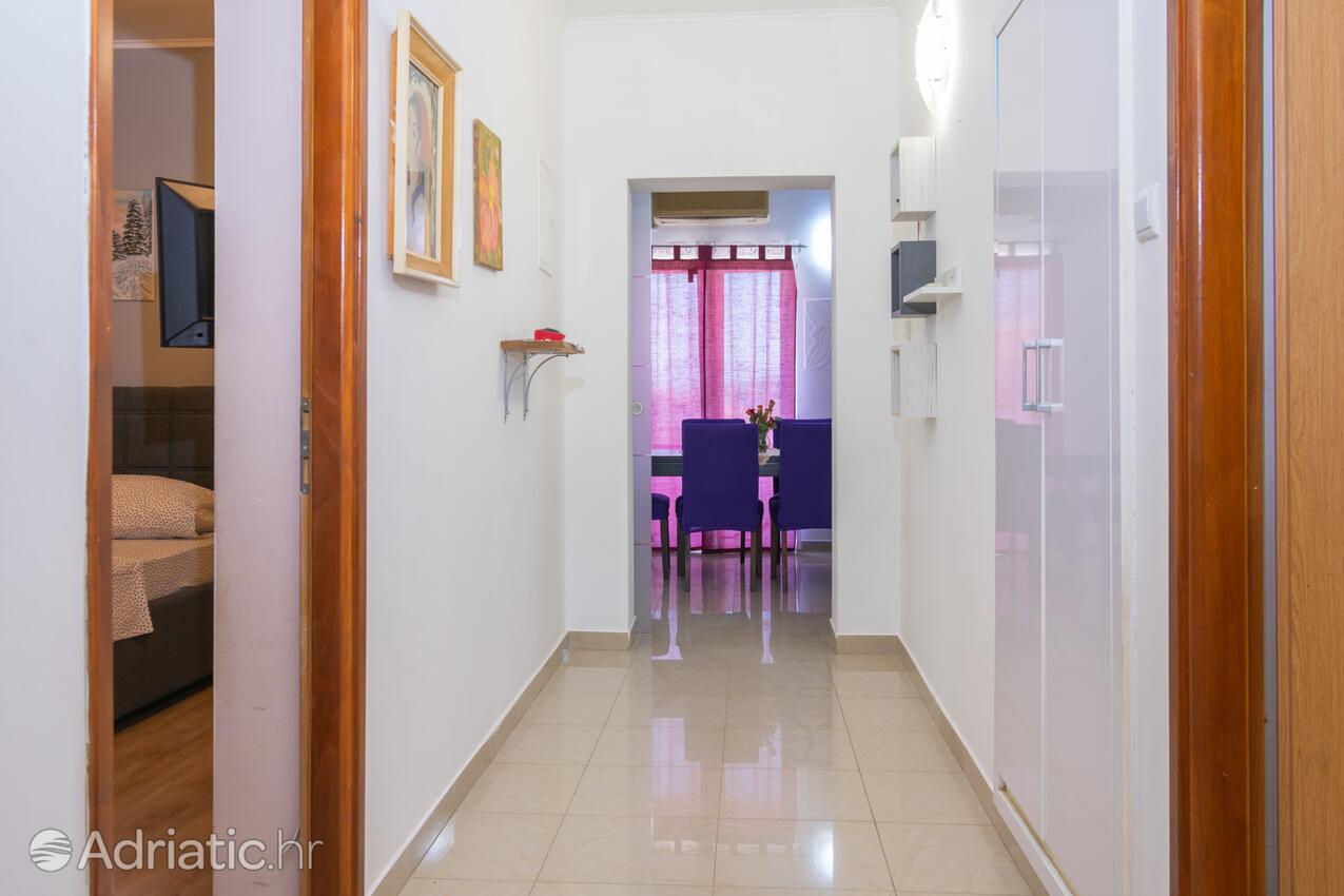 A-16188-a - Private accommodation - Apartments with a parking space Bibinje, Zadar
