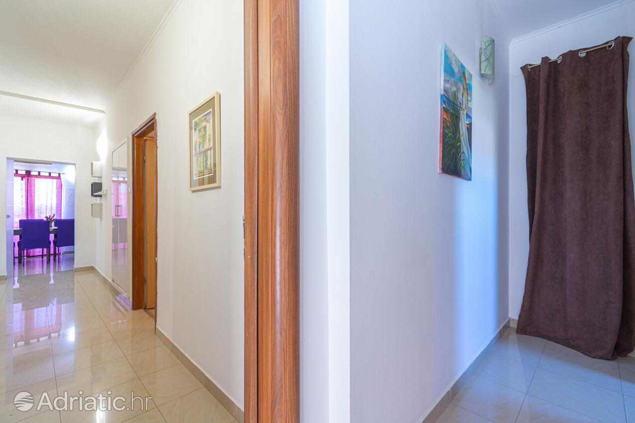 A-16188-a - Private accommodation - Apartments with a parking space Bibinje, Zadar