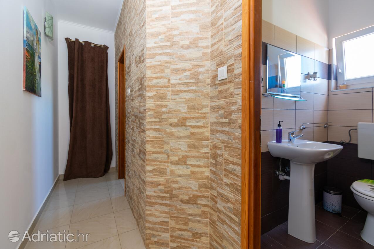 A-16188-a - Private accommodation - Apartments with a parking space Bibinje, Zadar