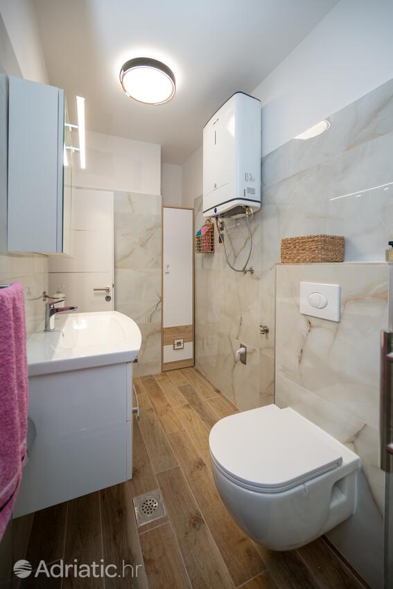 AS-16188-a - Private accommodation - Apartments with a parking space Bibinje, Zadar
