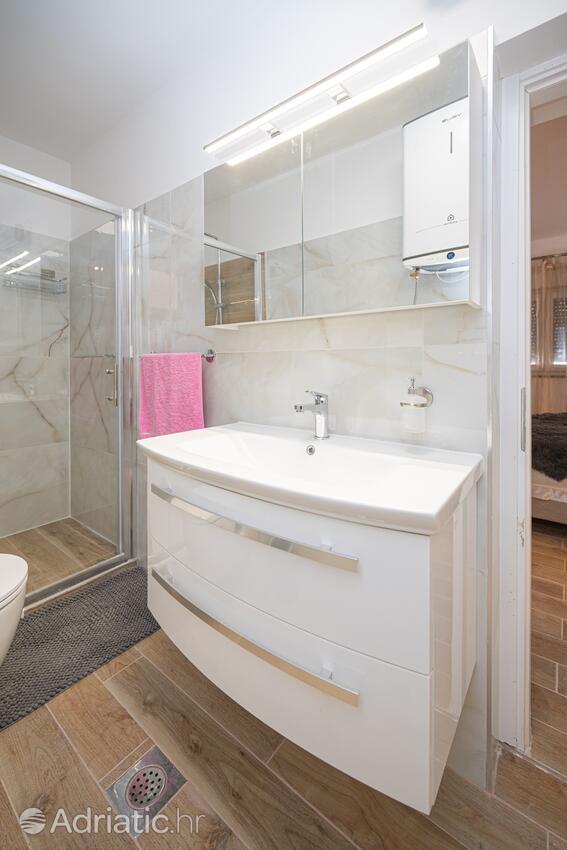AS-16188-a - Private accommodation - Apartments with a parking space Bibinje, Zadar