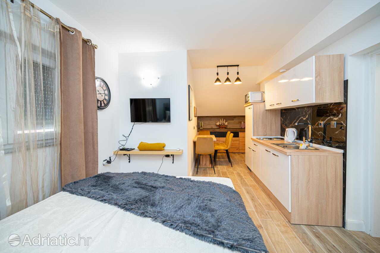 AS-16188-a - Private accommodation - Apartments with a parking space Bibinje, Zadar