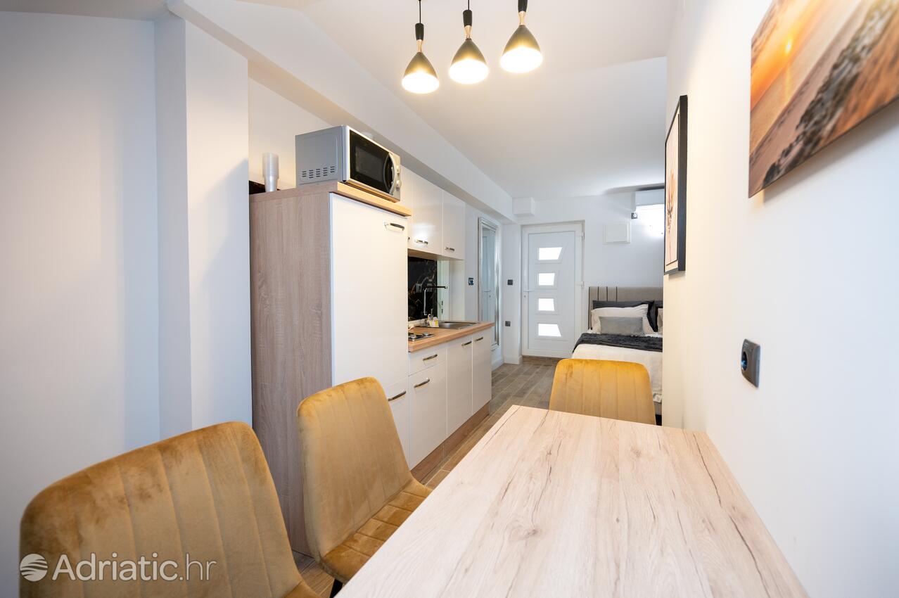 AS-16188-a - Private accommodation - Apartments with a parking space Bibinje, Zadar