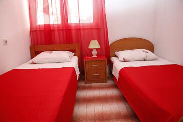 Ferienwohnungen mit Parkplatz Vodice - 16190