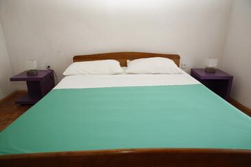 Apartments with parking space Vodice - 16190