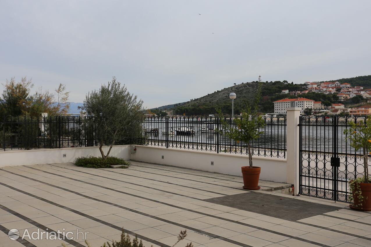 Apartments by the sea Trogir - 16210