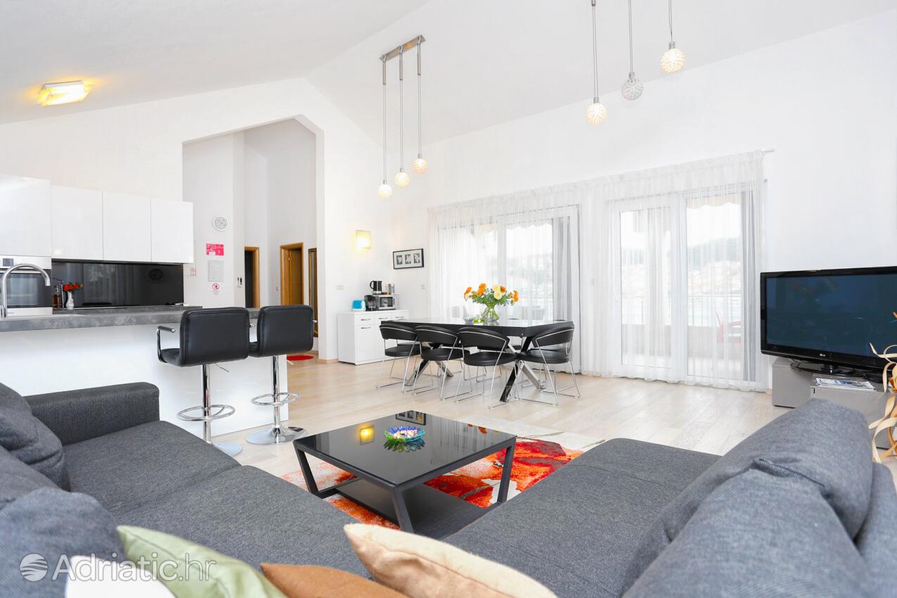 Apartments by the sea Trogir - 16211