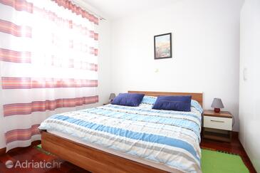 Apartments by the sea Trogir - 16211