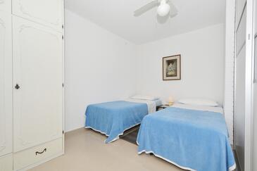 Apartments with parking space Mavarštica, Čiovo - 16215