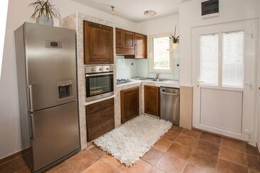 Apartmány s bazénem Sutivan, Brač - 16235