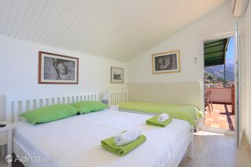 Apartmanok parkolóhellyel Pisak, Omis - 16239