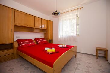 Appartamenti con parcheggio Barbat, Arbe - Rab - 16245