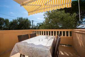 Two bedroom apartment Barbat Two bedroom apartment Barbat, Rab (A-16245-a)