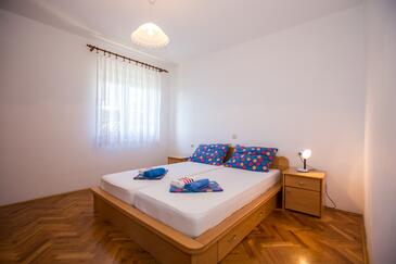 Apartamentos con parking Barbat, Rab - 16245