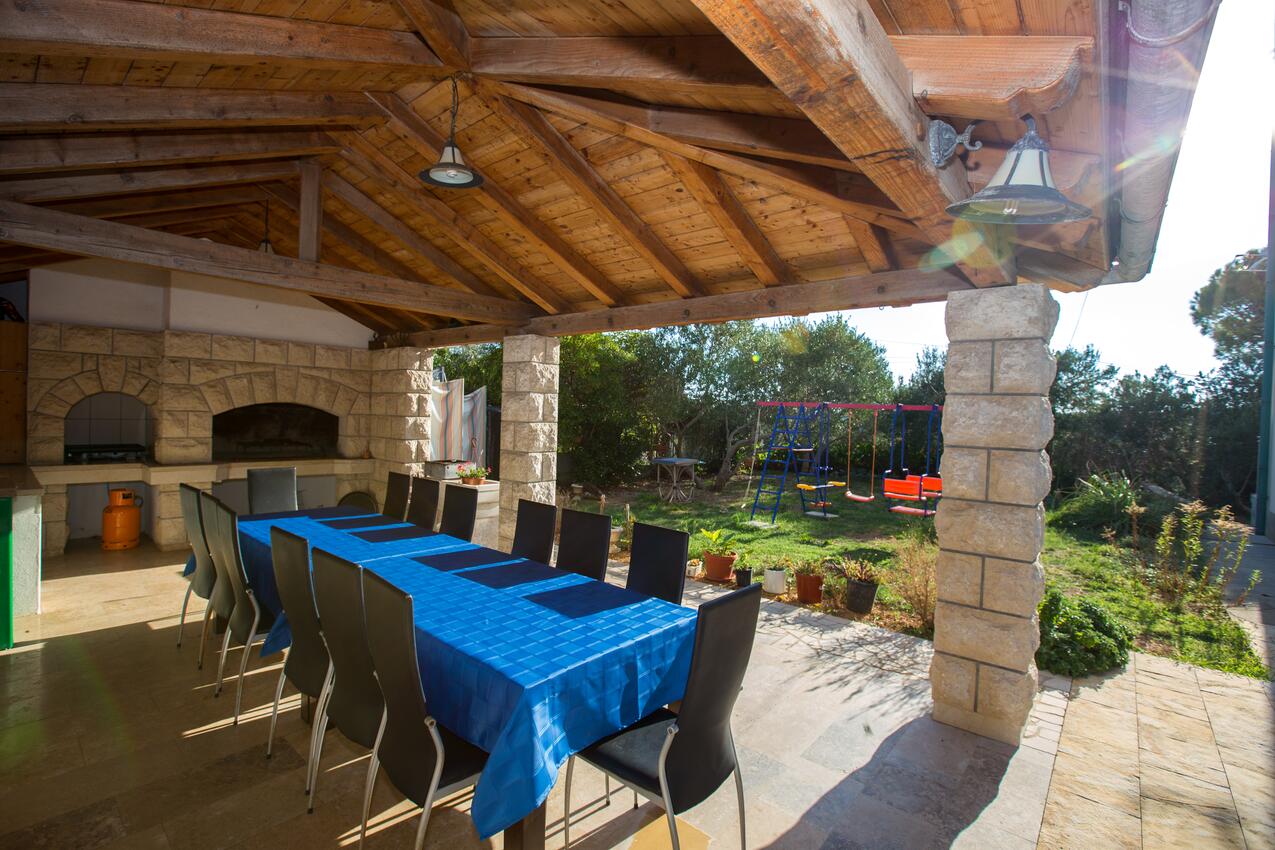 Apartmani s parkingom Barbat, Rab - 16245