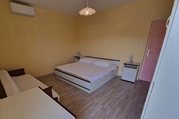 Apartmanok parkolóhellyel Okrug Donji, Ciovo - 16276