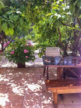 Apartments with balcony Stari Grad, Central Dalmatia