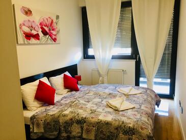 Apartments with WiFi Zagreb - 16283