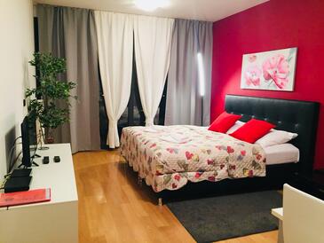 Apartments with WiFi Zagreb - 16283