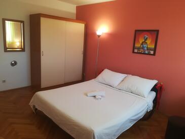 Apartment with balcony Šibenik, North Dalmatia