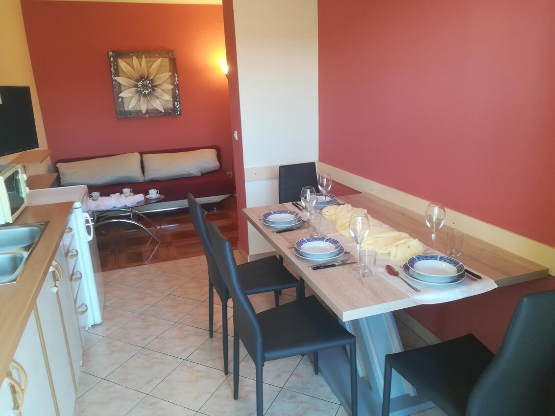Apartment with balcony Šibenik, North Dalmatia