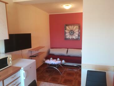 Apartment with balcony Šibenik, North Dalmatia