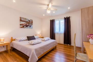 Appartamenti con parcheggio San Pietro di Brazza - Supetar, Brazza - Brač - 16294