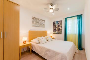 Appartamenti con parcheggio San Pietro di Brazza - Supetar, Brazza - Brač - 16294