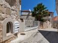 Parkiralište Sutivan, Brač, Parkiralište 16300 - Kuća za odmor blizu mora sa šljunčanom plažom.