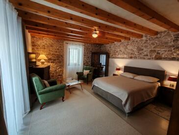 Seaside house with a swimming pool Sutivan, Brač - 16300