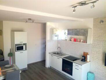 Apartmány s parkovištěm Tribunj, Vodice - 16302