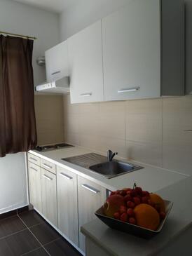 Apartmány s parkovištěm Tribunj, Vodice - 16302
