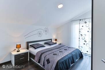 Family-friendly apartments with swimming pool Zadar - 16336