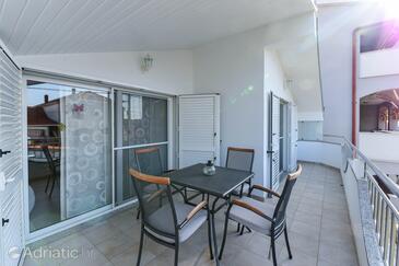 Family-friendly apartments with swimming pool Zadar - 16336