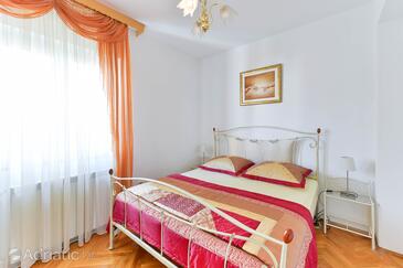 Family-friendly apartments with swimming pool Zadar - 16336