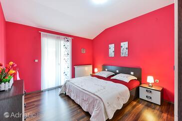 Family-friendly apartments with swimming pool Zadar - 16336