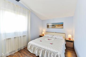 Family-friendly apartments with swimming pool Zadar - 16336