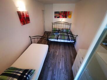 Apartments by the sea Ivan Dolac, Hvar - 16340