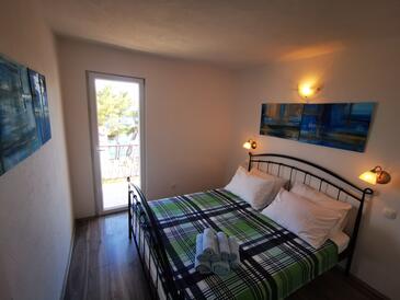 Apartments by the sea Ivan Dolac, Hvar - 16340