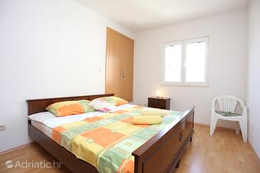 Apartments by the sea Slatine, Čiovo - 16341