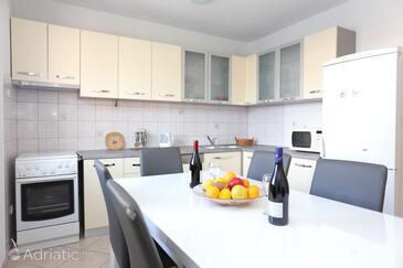 Apartments by the sea Slatine, Čiovo - 16341