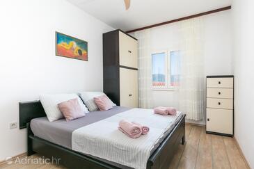 Seaside holiday house Slatine, Čiovo - 16343