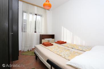 Apartments by the sea Slatine, Čiovo - 16345