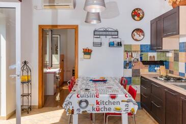 Apartments with parking space Novi Vinodolski - 16360