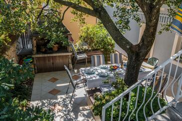 Apartments with parking space Novi Vinodolski - 16360