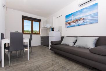 Apartmaji z bazenom za družine z otroci Drvenik Veliki, Drvenik - 16377