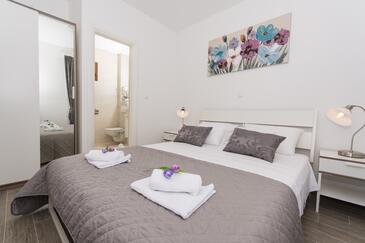 Lejligheder med pool egnet til familier med børn Drvenik Veliki, Drvenik - 16377