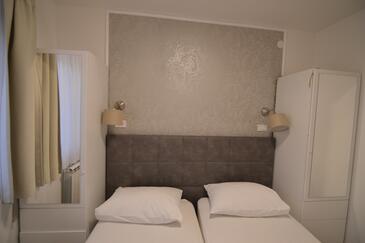 Appartamenti accanto al mare Ortopula - Starigrad, Paklenica - 16421