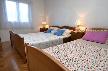 Lägenheter med parkering Vinisce, Trogir - 16439