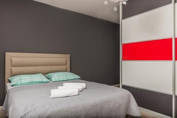 Apartments with WiFi Crikvenica - 16451